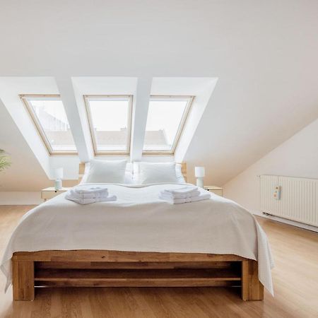 Bright And Spacious Penthouse W/ Terrace & Parking Budapest Bagian luar foto