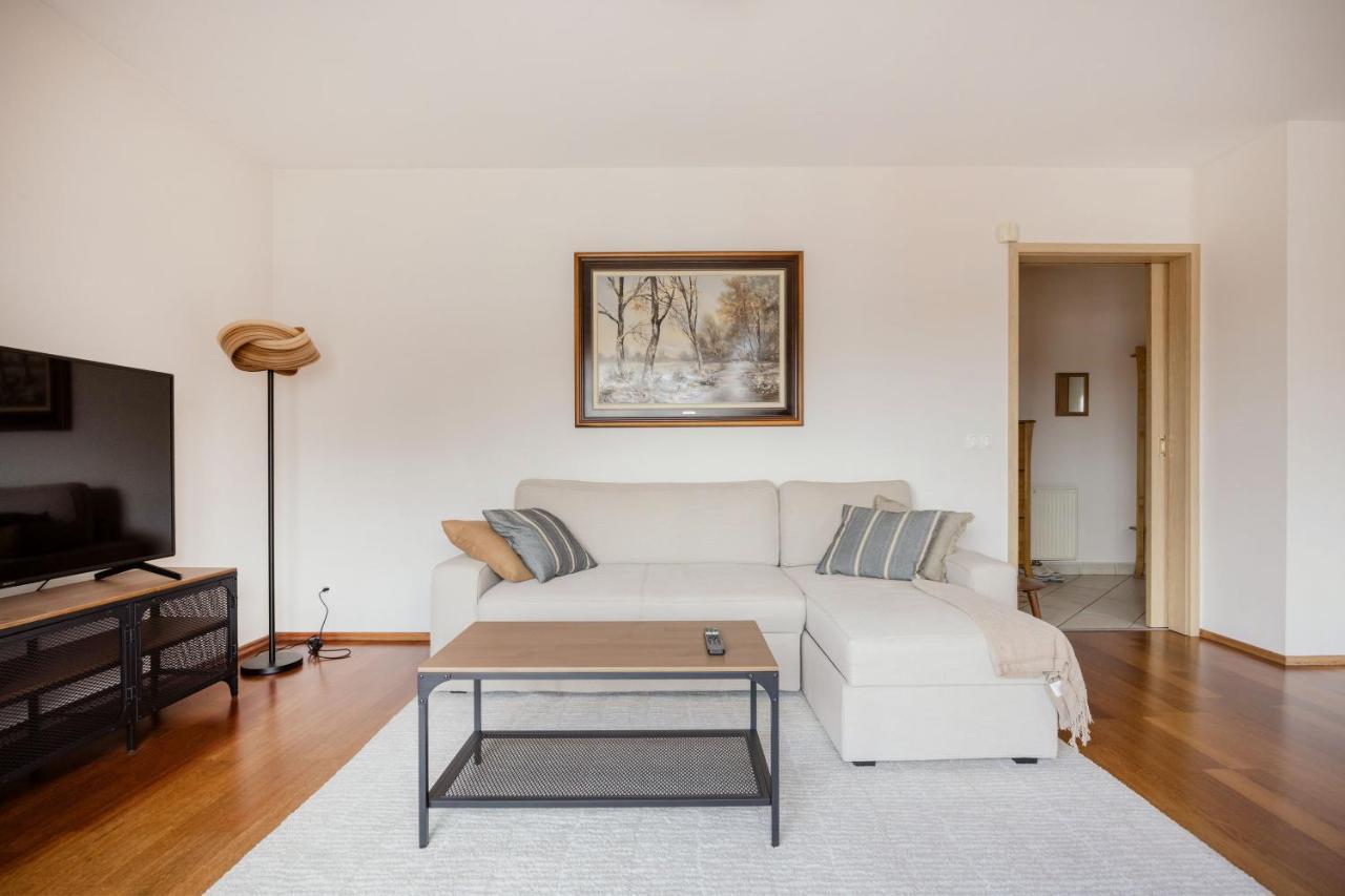 Bright And Spacious Penthouse W/ Terrace & Parking Budapest Bagian luar foto